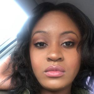 Meet your Posher, Monique